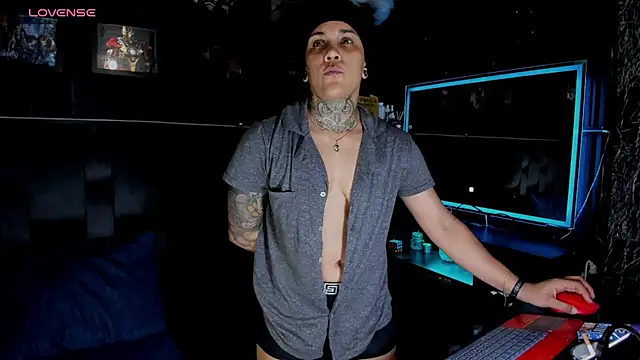 ZhoeStrong online show from April 2026 05:01:02 AM