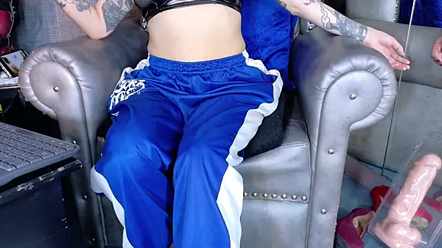 LusstCruella online show from October 2025 01:22:02 PM