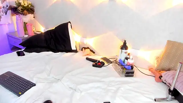 Martina Miiller online show from April 2026 01:41:01 PM