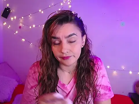 Lu perez online show from November 2025 06:07:02 PM