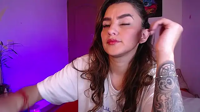 Lu perez online show from December 2025 05:31:02 PM