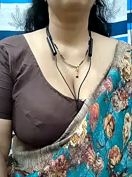 Snapshot of bhuvana555 chatting on December 2024 03:54:01 AM bhuvana555 online show from December 2024 03:54:01 AM
