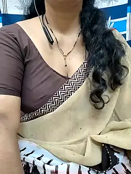 Snapshot of bhuvana555 chatting on February 2025 07:50:01 AM bhuvana555 online show from February 2025 07:50:01 AM