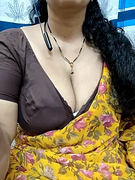 Snapshot of bhuvana555 chatting on March 2025 03:52:02 AM bhuvana555 online show from March 2025 03:52:02 AM
