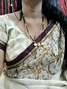Snapshot of bhuvana555 chatting on September 2025 04:45:01 AM bhuvana555 online show from September 2025 04:45:01 AM