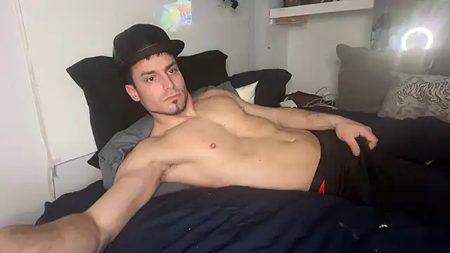 Snapshot of hot_shot_13 chatting on January 2026 06:18:01 AM hot shot 13 online show from January 2026 06:18:01 AM