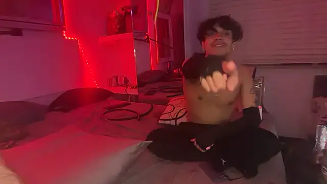 Snapshot of hot_shot_13 chatting on February 2026 09:34:01 AM hot shot 13 online show from February 2026 09:34:01 AM