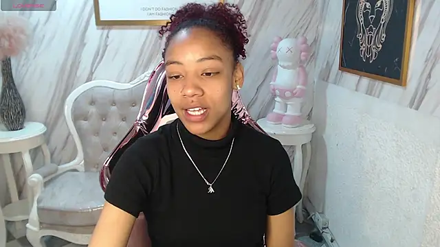 Snapshot of Violeth_b chatting on January 2025 12:52:02 PM Violeth b online show from January 2025 12:52:02 PM