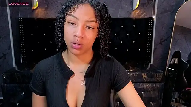 Violeth b online show from May 2026 01:28:01 PM