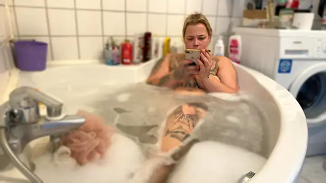 Snapshot of elina_may chatting on December 2024 11:26:01 AM elina may online show from December 2024 11:26:01 AM