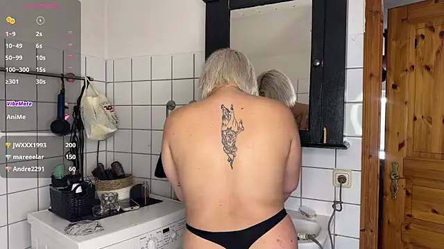 Snapshot of elina_may chatting on January 2025 12:00:01 PM elina may online show from January 2025 12:00:01 PM