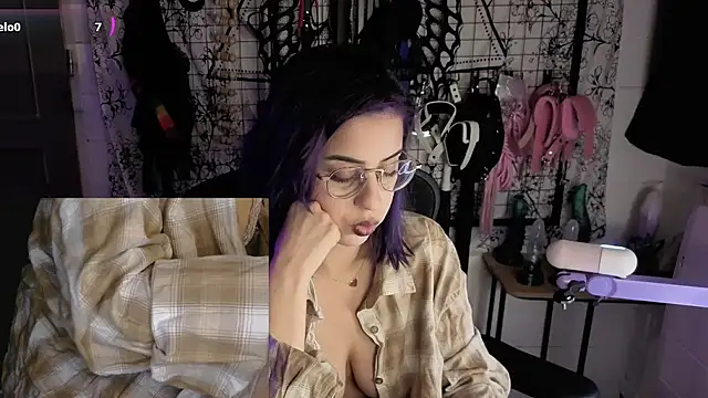 Snapshot of LisandreLaVenale chatting on May 2026 09:33:02 PM LisandreLaVenale online show from May 2026 09:33:02 PM