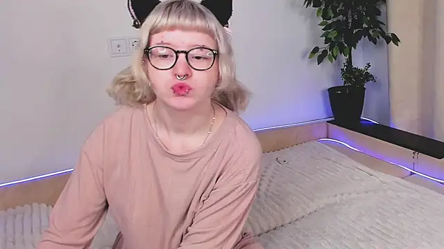 EdythElswick online show from April 2026 04:24:01 AM