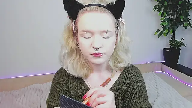 EdythElswick online show from April 2026 04:55:01 AM