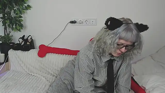 EdythElswick online show from April 2026 04:08:02 AM