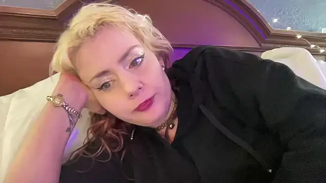 SkarlettRose96 online show from April 2026 07:49:02 PM