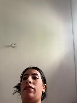 Snapshot of IssabellaLopez chatting on May 2026 04:46:02 PM IssabellaLopez online show from May 2026 04:46:02 PM