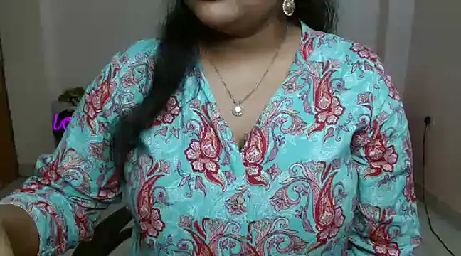 Snapshot of Naughty_Ayesha1 chatting on January 2025 03:33:02 AM Naughty Ayesha1 online show from January 2025 03:33:02 AM