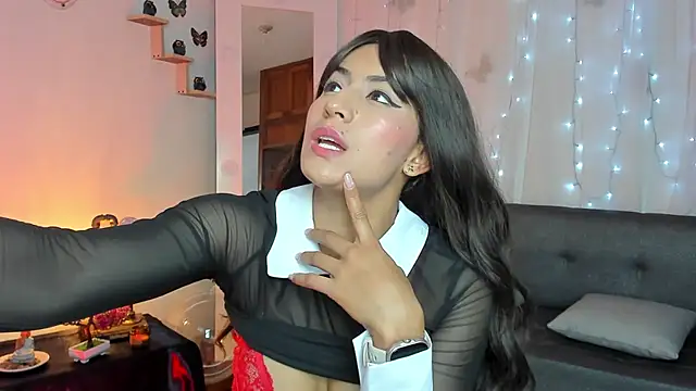 Alaia Love77 online show from March 2025 07:06:02 PM