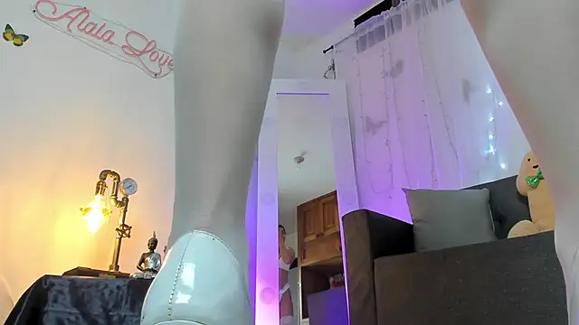 Alaia Love77 online show from March 2025 10:15:01 PM