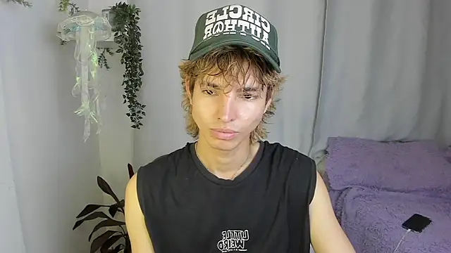 santy-kitty online show from October 2025 01:06:01 AM