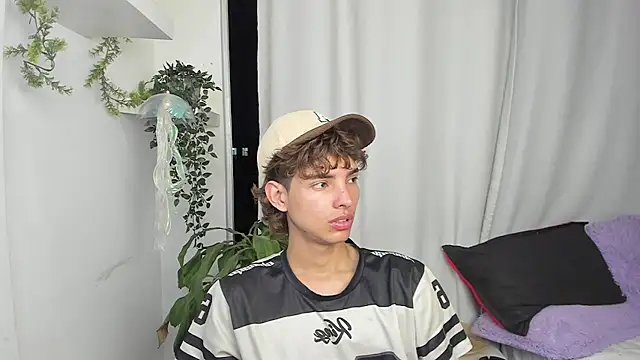 santy-kitty online show from January 2026 01:10:02 AM