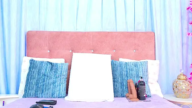 AlliciaKim online show from October 2025 07:14:01 PM