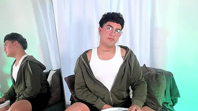 MatheoVelez online show from December 2024 02:49:02 PM