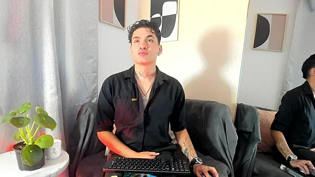 MatheoVelez online show from January 2025 01:11:02 AM