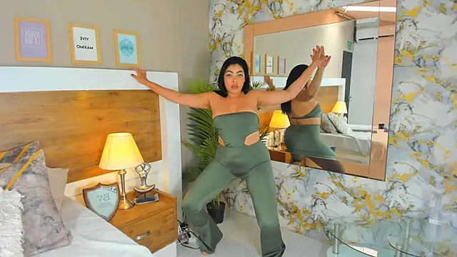 EmaBakker online show from March 2025 05:05:01 PM