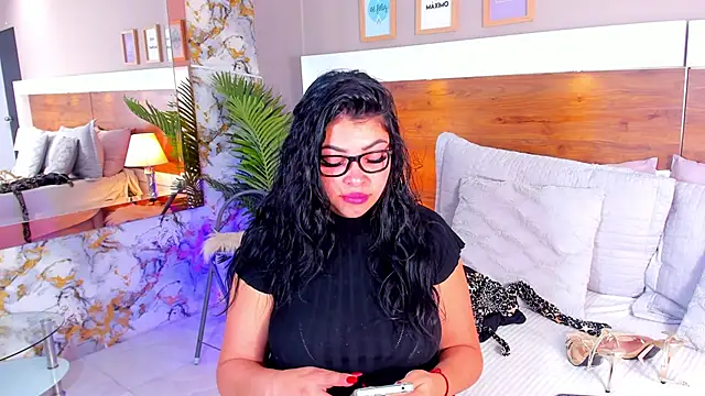 EmaBakker online show from October 2025 01:12:02 PM