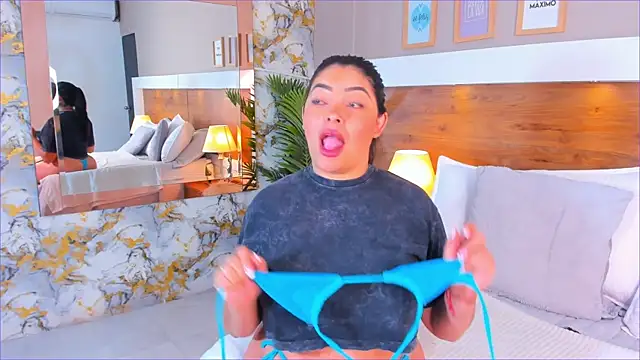 EmaBakker online show from January 2026 11:23:02 AM