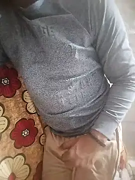 Snapshot of pura43 chatting on February 2025 05:58:02 PM pura43 online show from February 2025 05:58:02 PM