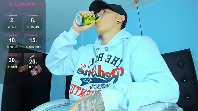 Lobo 17  online show from December 2025 03:34:01 AM