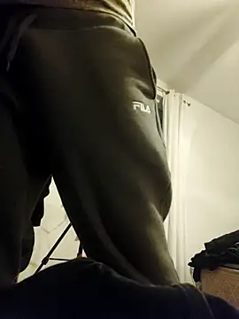 QcMisterv13 online show from November 2025 01:08:02 AM