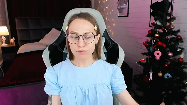 AphexQueen online show from December 2024 01:10:02 PM