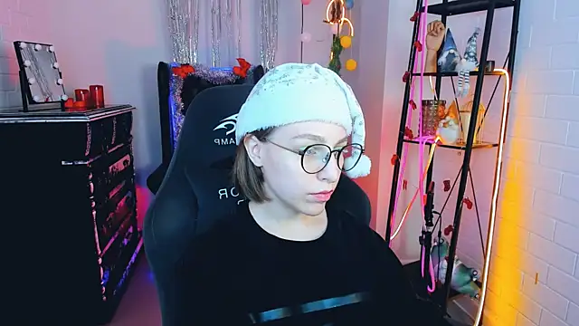 AphexQueen online show from December 2024 03:17:02 PM