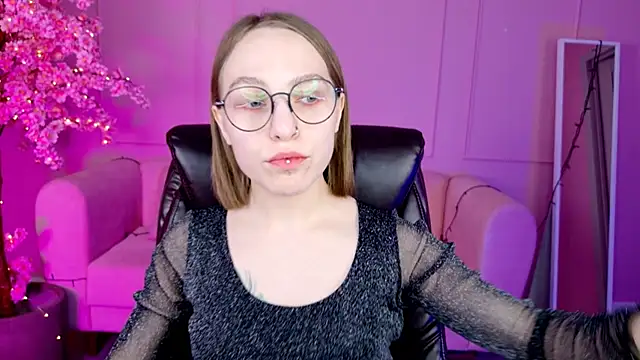 AphexQueen online show from January 2025 04:19:02 PM