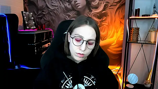 AphexQueen online show from February 2025 01:08:02 PM