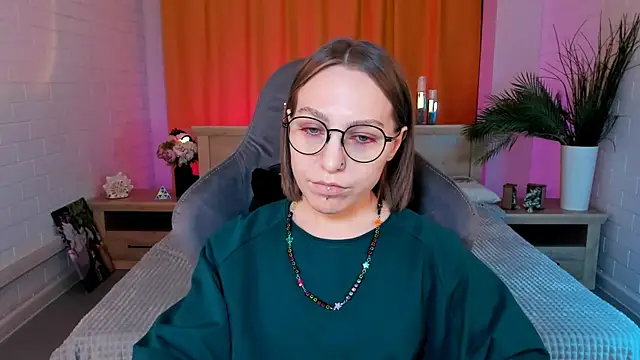 AphexQueen online show from February 2025 01:21:02 PM