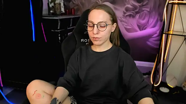 AphexQueen online show from February 2025 04:09:02 PM