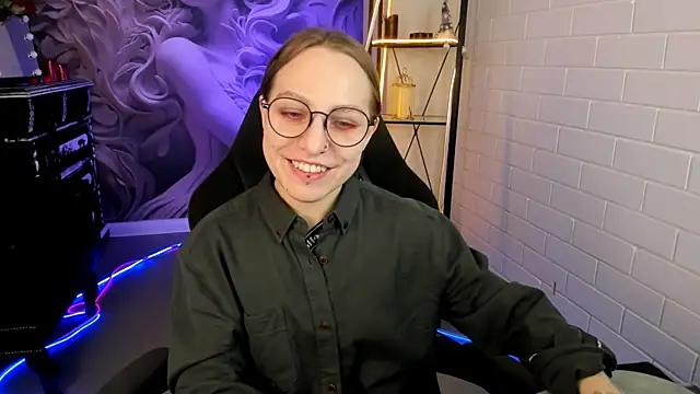 AphexQueen online show from February 2025 03:15:02 PM