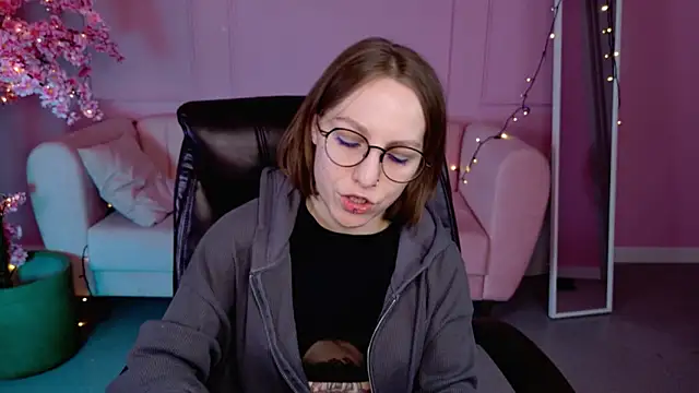 AphexQueen online show from February 2025 04:10:02 PM