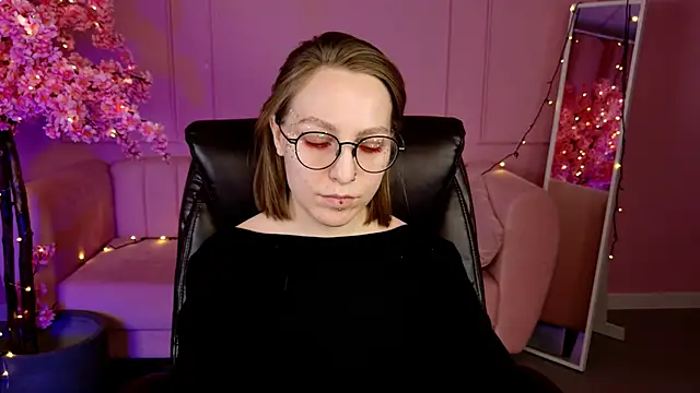 AphexQueen online show from March 2025 04:22:01 PM