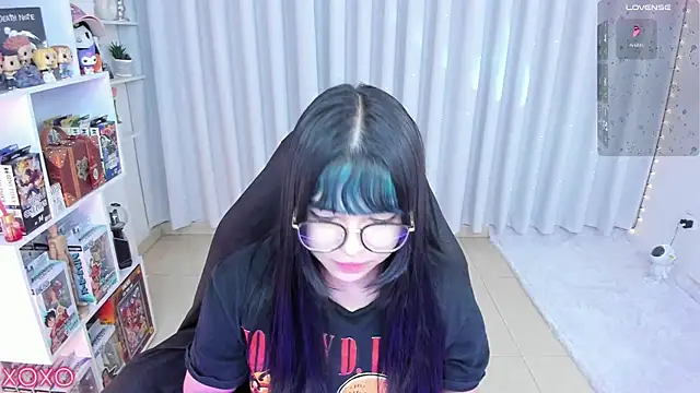 Snapshot of misshoneyxxx chatting on May 2026 03:37:02 AM misshoneyxxx online show from May 2026 03:37:02 AM