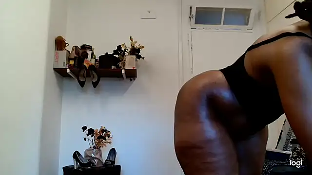 xTALLSEXYBUMx online show from October 2025 05:26:02 AM