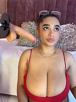 Emy leon online show from February 2026 07:21:01 PM