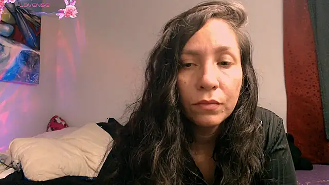 Snapshot of naihroby chatting on June 2026 03:42:01 AM naihroby online show from June 2026 03:42:01 AM