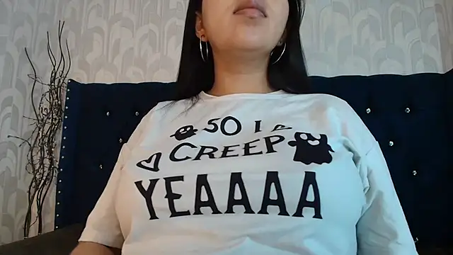 CarolineBrunx online show from April 2026 10:37:01 PM