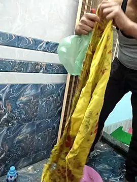 Ishan003 online show from December 2025 02:48:01 PM